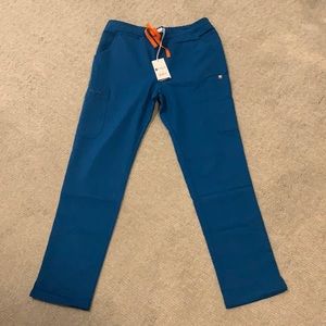 NWT Figs Yola skinny scrub pants